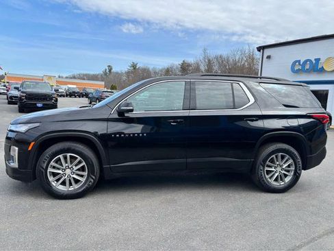 Used 2023 Chevrolet Traverse LT image 3