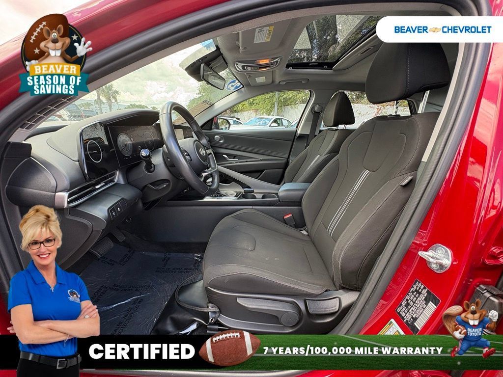 Used 2025 Hyundai Elantra SEL FWD image 14