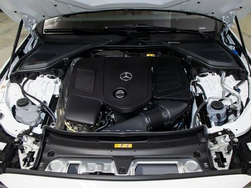 Certified 2025 Mercedes-Benz E 350 4MATIC Sedan image 5