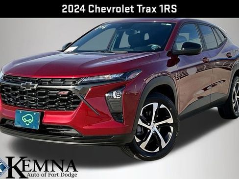 Used 2024 Chevrolet Trax RS w/ Driver Confidence Package image 3