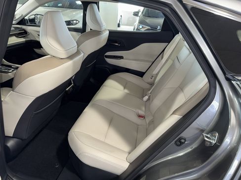 Used 2025 Toyota Crown Limited image 14