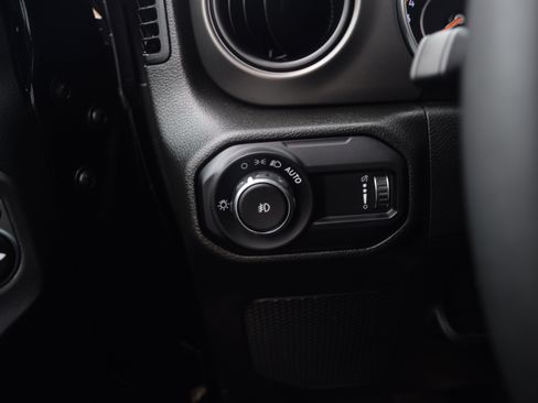 Used 2023 Jeep Wrangler Sport S image 7