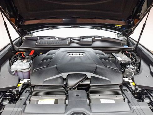 Certified 2022 Audi Q8 Premium Plus image 29