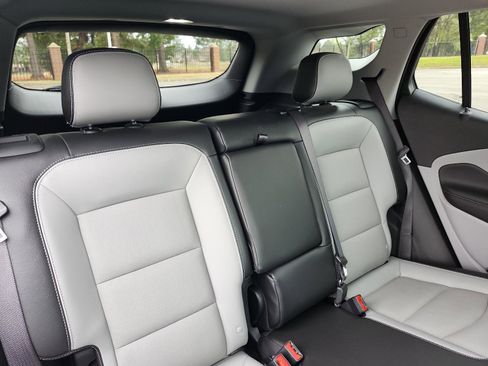 Certified 2022 GMC Terrain SLT image 9