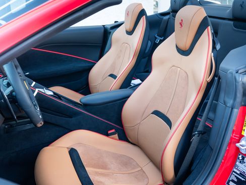 Used 2025 Ferrari Roma Spider image 12