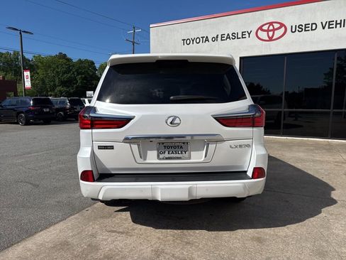 Used 2021 Lexus LX 570 4WD w/ Luxury Package image 4