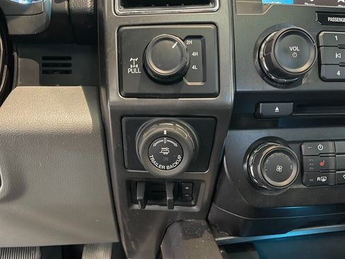 Used 2018 Ford F150 XLT w/ Equipment Group 302A Luxury AWD/4WD image 17
