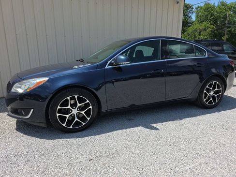 Used 2017 Buick Regal Sport Touring FWD image 12