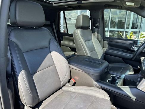 Used 2022 Chevrolet Tahoe LT w/ Luxury Package image 11