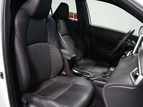 Certified 2024 Toyota Corolla Cross XSE image 29