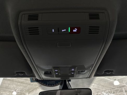 Certified 2023 Volkswagen Tiguan S image 34