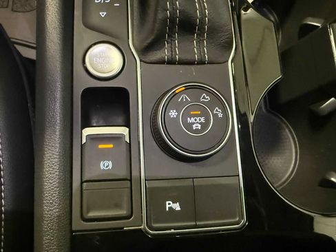 Used 2022 Volkswagen Atlas SE AWD/4WD image 35