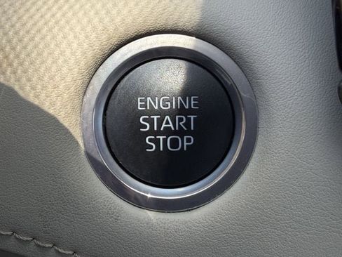 Certified 2024 Toyota Highlander XLE FWD image 20