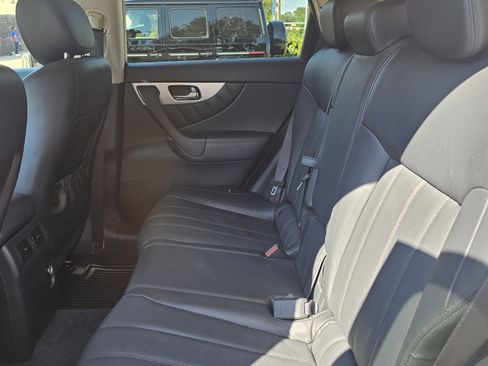 Used 2017 INFINITI QX70 2WD w/ Premium Package image 22