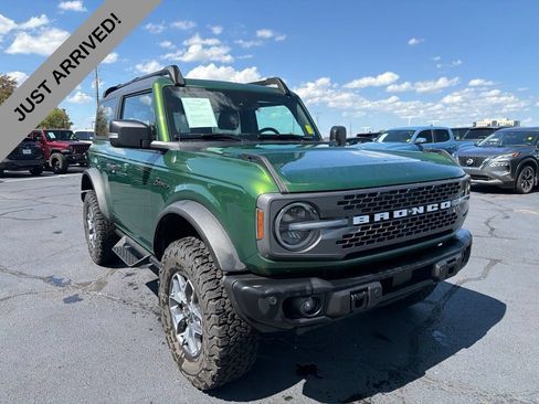 Used 2023 Ford Bronco Badlands AWD/4WD image 3