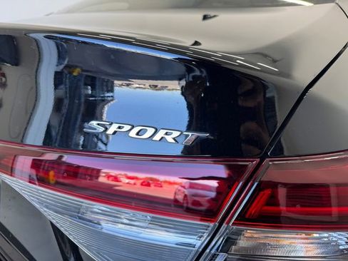 Used 2025 Honda Civic Sport image 38