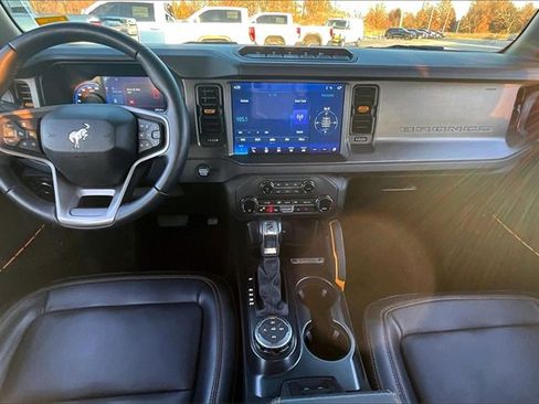 Used 2024 Ford Bronco Badlands image 7