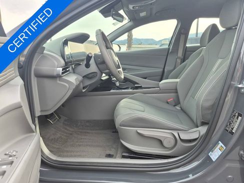 Used 2025 Hyundai Elantra SEL image 11