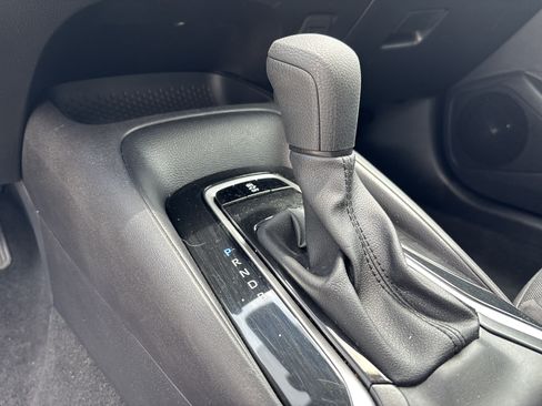 Used 2025 Toyota Corolla LE FWD image 25