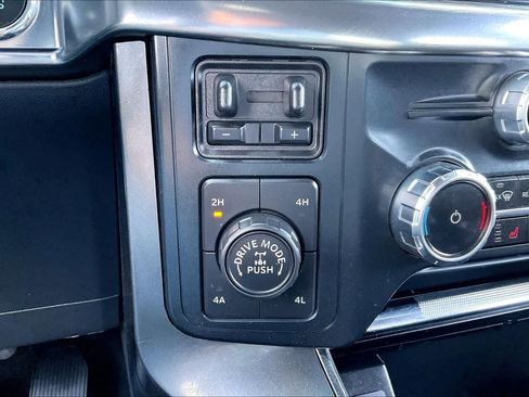 Used 2023 Ford F150 Lariat w/ Max Trailer Tow Package image 32