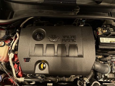 Used 2020 Toyota C-HR XLE image 12