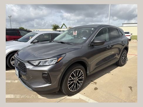 Used 2023 Ford Escape Active w/ Tech Pack #1 AWD/4WD image 1