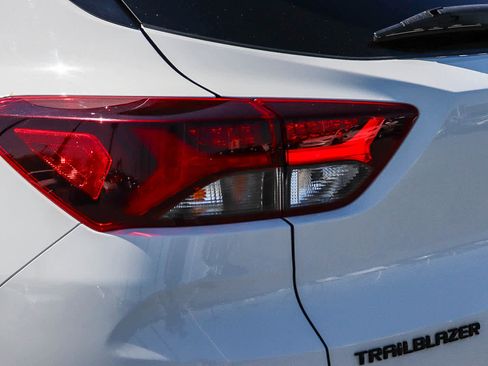 Used 2023 Chevrolet TrailBlazer RS image 9