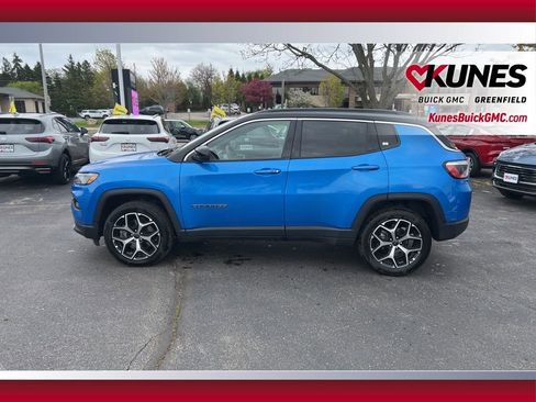Used 2025 Jeep Compass Limited AWD/4WD image 9