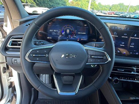 New 2027 Chevrolet Traverse LT w/ Midnight/Sport Edition FWD image 20