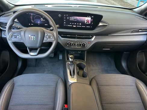Used 2025 Buick Envista Preferred FWD image 3