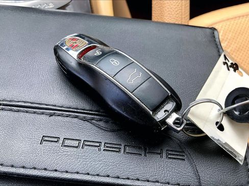 Used 2014 Porsche Cayenne S AWD/4WD image 15