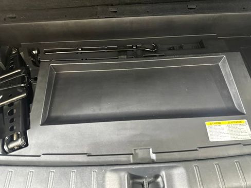Used 2024 Toyota Grand Highlander AWD image 11