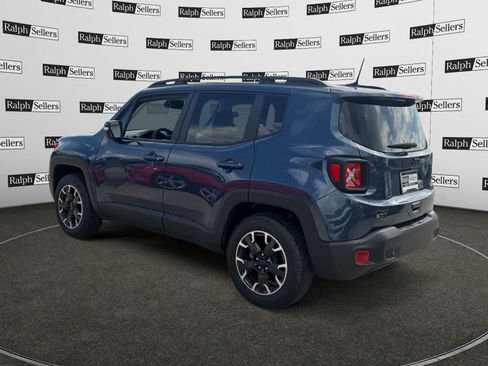 Used 2023 Jeep Renegade Latitude AWD/4WD image 4