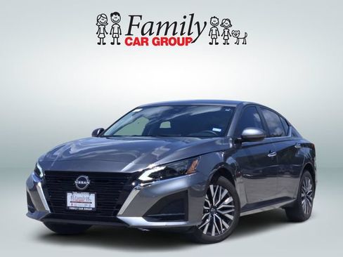 Used 2023 Nissan Altima 2.5 SV AWD/4WD image 1