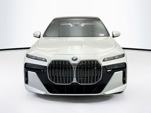 New 2026 BMW i7 eDrive50 w/ Executive Package image 2