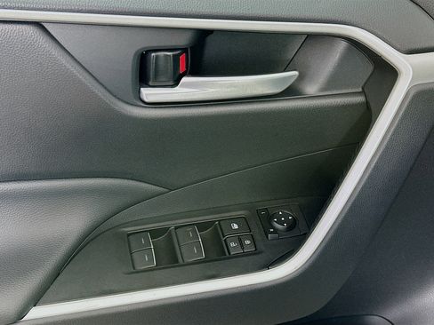 Used 2025 Toyota RAV4 XLE image 15