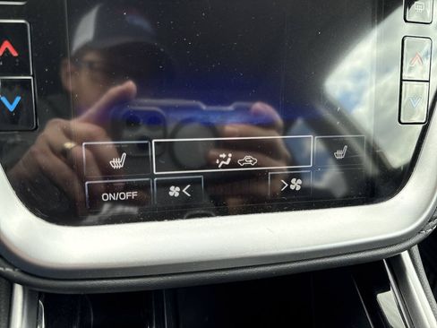 Used 2023 Subaru Outback Limited AWD/4WD image 35