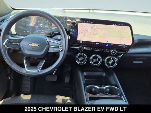 Used 2025 Chevrolet Blazer EV LT FWD image 13