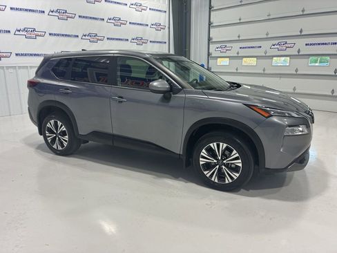 Used 2023 Nissan Rogue SV image 7