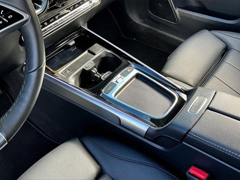 Used 2025 Mercedes-Benz GLB 250 4MATIC image 14