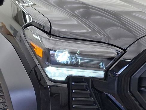 Used 2025 Toyota Tacoma Trailhunter image 28