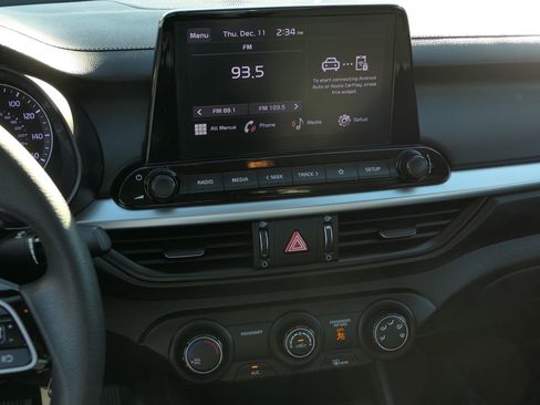 Used 2023 Kia Forte LXS image 18