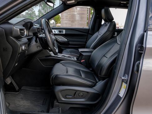 Used 2021 Ford Explorer ST w/ Equipment Group 401A image 4