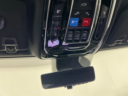 Used 2023 Jeep Grand Cherokee Overland w/ Luxury Tech Group IV image 24