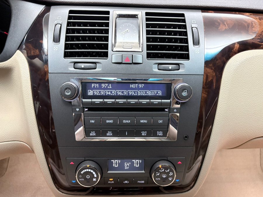 Used 2008 Cadillac DTS FWD image 39