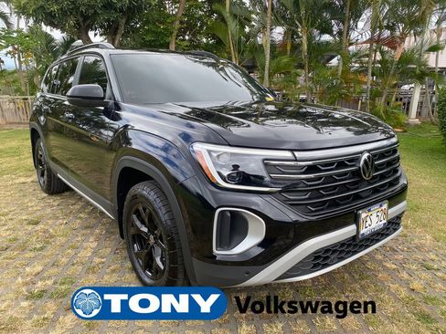Used 2026 Volkswagen Atlas Peak Edition AWD/4WD image 1