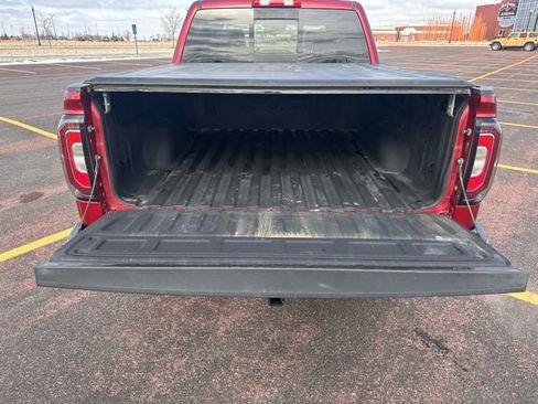 Used 2018 GMC Sierra 1500 SLT image 39