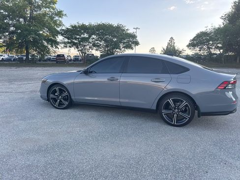 Used 2025 Honda Accord SE image 11