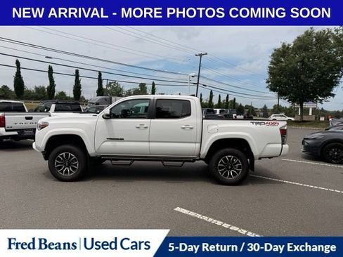 Used 2023 Toyota Tacoma TRD Sport w/ TRD Premium Sport Package AWD/4WD image 7
