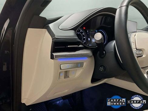 Used 2024 Genesis G80 image 32